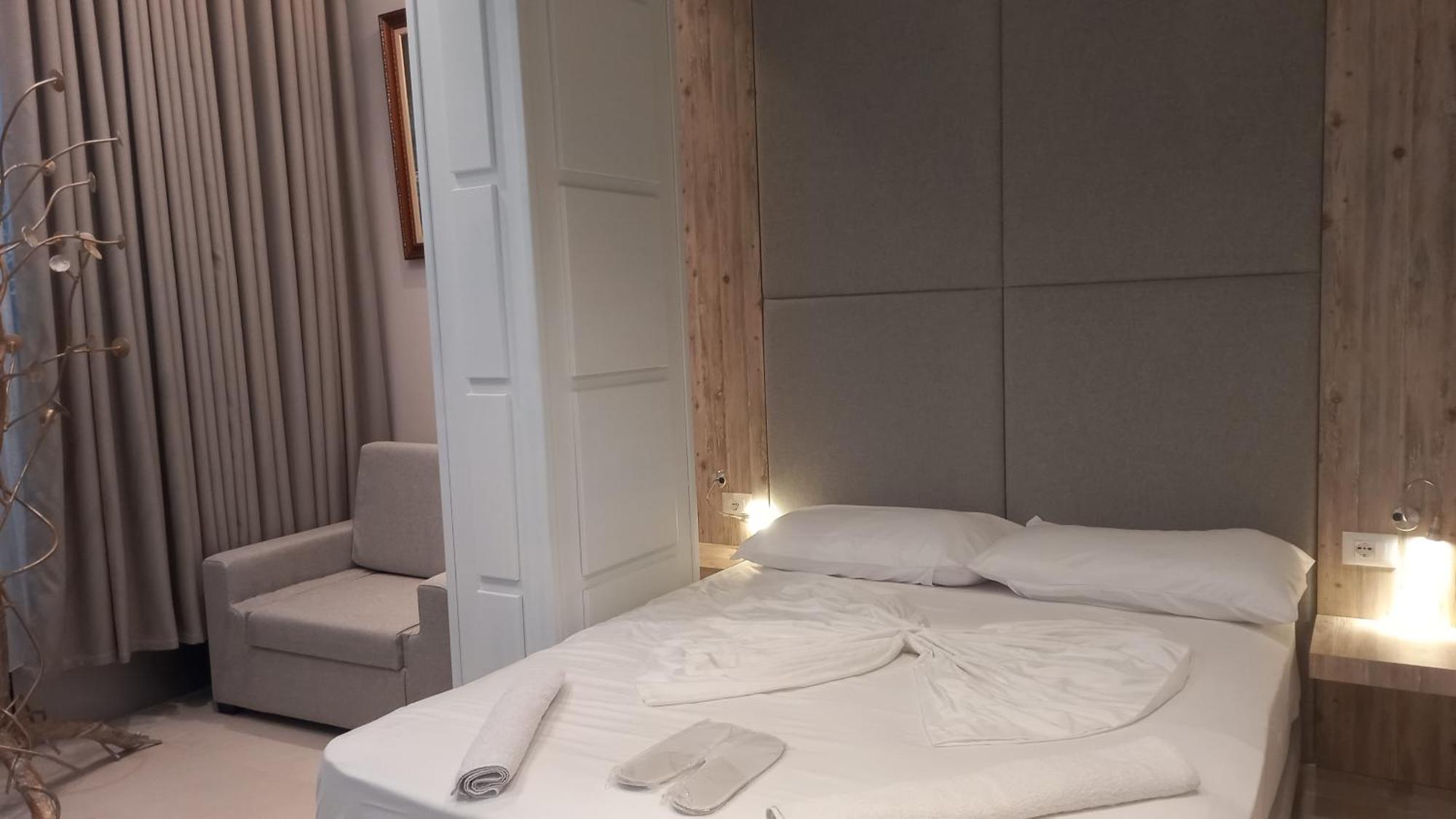 Hotel Aglon Vlorë Eksteriør bilde