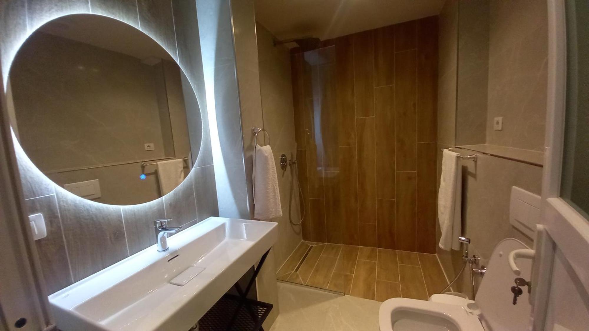 Hotel Aglon Vlorë Eksteriør bilde